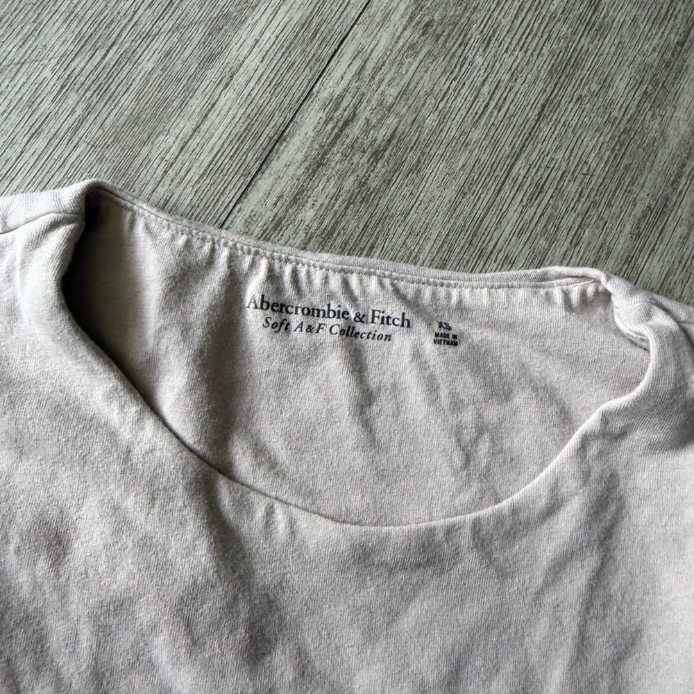Abercrombie & Fitch long sleeve top - Picture 3 of 3